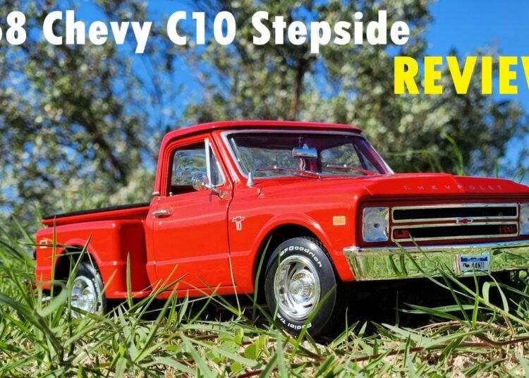 1968 Chevy C10 Stepside Pickup Truck Review (1/18 scale model car by Auto World)