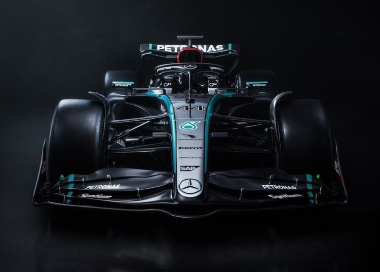 Mercedes unveils new 2024 F1 car, the W15, at Silverstone – Dutchiee ...